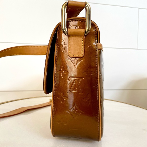 SOLD - Louis Vuitton Christie GM Crossbody Bag | LV Monogram Vernis Bronze Bag - Picture 4 of 16